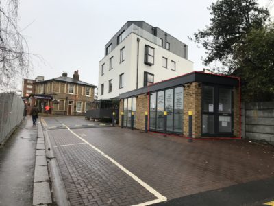 SUITABLE FOR SMALL COFFEE SHOP, FLORIST OR DRY CLEANER RECEIVER SHOP (S.T.P) – Station Kiosk to Let by Snaresbrook Station E11